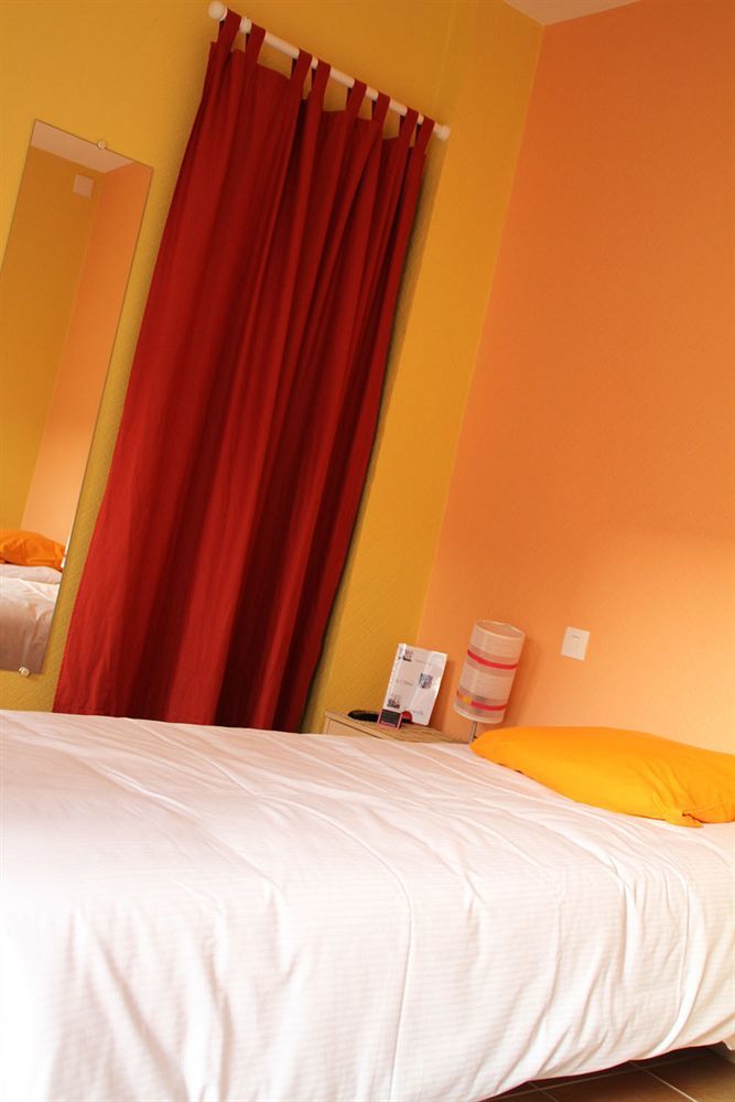 Hotel Caravelle Contact Hotel روشفور المظهر الخارجي الصورة