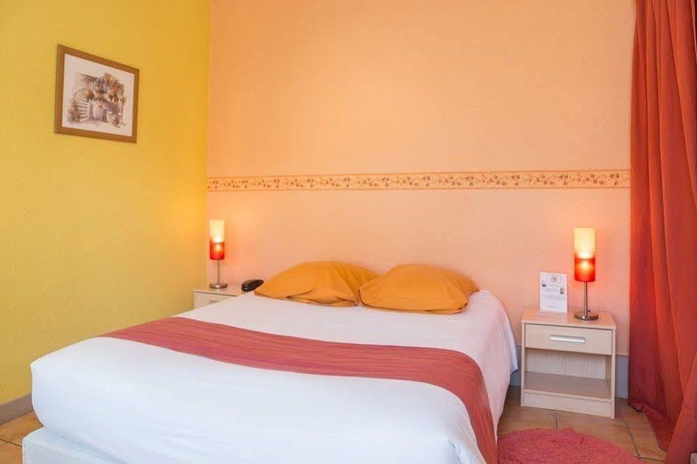 Hotel Caravelle Contact Hotel روشفور المظهر الخارجي الصورة